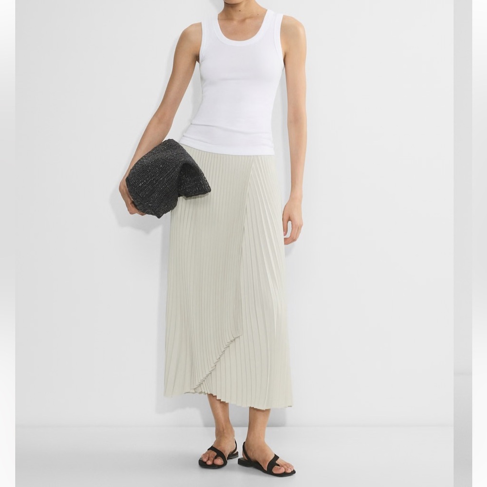 Wilfred Ladder skirt in pearl matte colour. Never worn